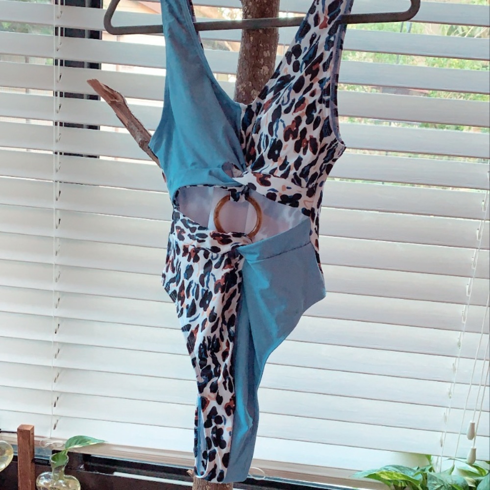 Unique pattern + beautiful color one piece 🐆